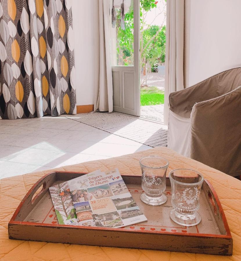 Chambre D'Hotes Les Bains Du Bruant Saint-Porchaire Esterno foto
